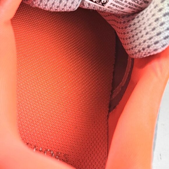 Women's Asics GEL Cumulus 20 LE Gym Train Sport Jog Runner 1012A218 Grey Size 10 - Picture 12 of 14